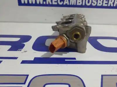 Peça sobressalente para automóvel em segunda mão régua / rampa de injetores por audi a3 (8p) 1.4 tfsi ambiente 125 cv / 92 kw referências oem iam gk284ahb  