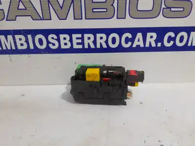 İkinci el araba yedek parçası RÖLE/SIGORTA KUTUSU için PEUGEOT EXPERT FURGÓN  OEM IAM referansları 9806192580  