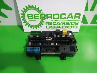 Recambio de automóvil de segunda mano de CAJA RELES / FUSIBLES para OPEL ZAFIRA B  referencias OEM IAM 13206759  