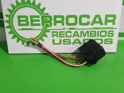 Second-hand car spare part fuse box unit for renault megane ii familiar 1.9 dci diesel oem iam references 8200222933   Second-hand car spare part fuse box unit for renault megane ii familiar 1.9 dci diesel oem iam references 8200222933