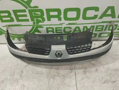 Pezzo di ricambio per auto di seconda mano paraurti anteriore per renault clio ii fase ii (b/cb0) 1.5 dci diesel 65 cv / 48 kw riferimenti oem iam 82000744  