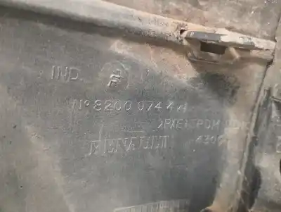Pezzo di ricambio per auto di seconda mano paraurti anteriore per renault clio ii fase ii (b/cb0) 1.5 dci diesel 65 cv / 48 kw riferimenti oem iam 82000744  