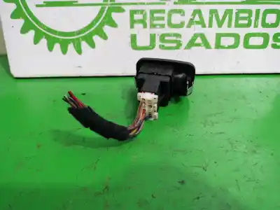 Second-hand car spare part right front power window switch for lancia ypsilon (101) 1.3 multijet 16v argento (10.2006->) oem iam references b88328689  