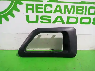 Pezzo di ricambio per auto di seconda mano modanatura per peugeot partner (s1) 2.0 hdi cat riferimenti oem iam 960555697  
