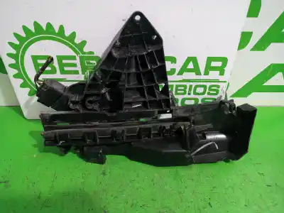 Pezzo di ricambio per auto di seconda mano serratura porta anteriore sinistra per ford focus berlina (cap) 1.6 16v cat riferimenti oem iam 24000000013  