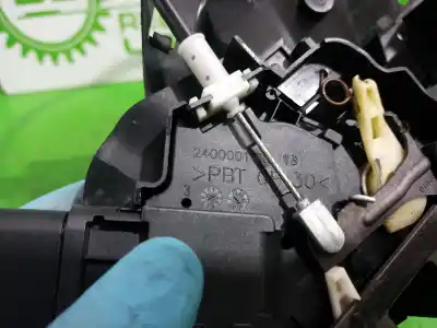 Pezzo di ricambio per auto di seconda mano serratura porta anteriore destra per ford focus berlina (cap) 1.6 16v cat riferimenti oem iam 24000010013  