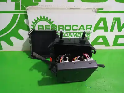 Second-hand car spare part fuse box unit for renault scenic iii xmod bose oem iam references 284b62069r  