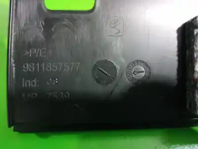 Pezzo di ricambio per auto di seconda mano rivestimento porte posteriore per citroen c3 origins riferimenti oem iam 9811857577  