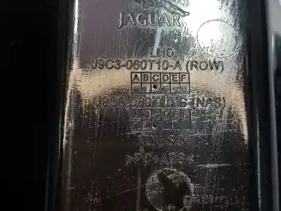 Автозапчастина б/у бардачок для jaguar e-pace basis awd посилання на oem iam j9c3060t10a  