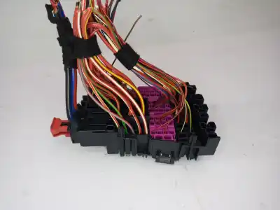 Peça sobressalente para automóvel em segunda mão caixa de fusíveis e relés por seat arona xperience referências oem iam 2q0937615a  