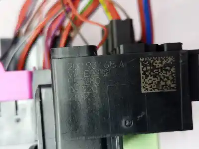 Peça sobressalente para automóvel em segunda mão caixa de fusíveis e relés por seat arona xperience referências oem iam 2q0937615a  
