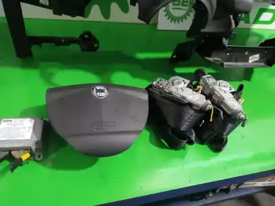 Pezzo di ricambio per auto di seconda mano kit airbag per lancia ypsilon (101) 1.3 multijet 16v argento (10.2006->) riferimenti oem iam 216196945  