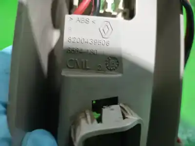 Автозапчастина б/у внутрішне світло для renault kangoo profesional посилання на oem iam 8200439508  