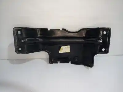 Автозапчастина б/у середній для jaguar e-pace basis awd посилання на oem iam gj324a266ab  