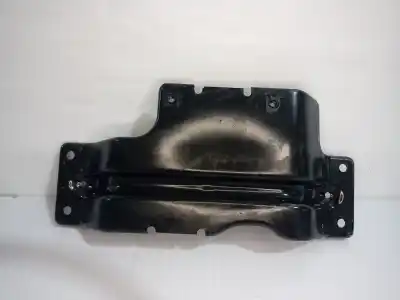 Автозапчастина б/у середній для jaguar e-pace basis awd посилання на oem iam gj324a266ab  