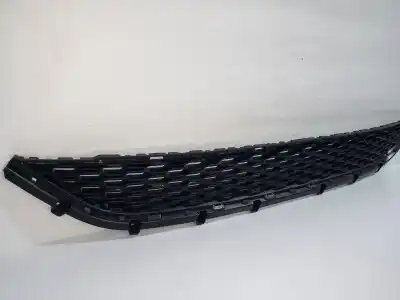 Автозапчастина б/у решіта переднього бампера для jaguar e-pace basis awd посилання на oem iam j9c317k945a  
