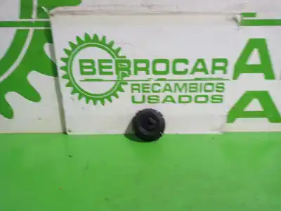 Автозапчастина б/у капки ступиці для renault kangoo profesional посилання на oem iam 7700438116