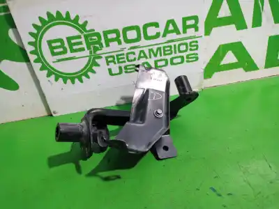 Автозапчастина б/у середній для renault kangoo profesional посилання на oem iam 8200587029  