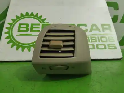 Автозапчастина б/у аераційна решіта для nissan micra (k12e) 1.2 cat посилання на oem iam 01015530