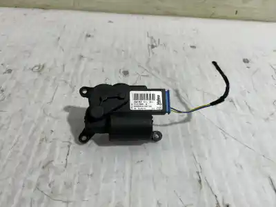 Pezzo di ricambio per auto di seconda mano MOTORE APERTURA BOCCOLE ARIA CONDIZIONATA per VOLKSWAGEN GOLF VII LIM. (5G1) Comfortline BlueMotion Riferimenti OEM IAM 5Q0907511  