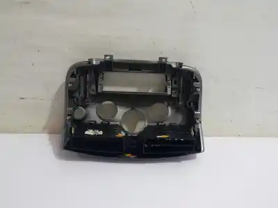Автозапчастина б/у аераційна решіта для renault scenic ii grand confort dynamique посилання на oem iam 8200554466  