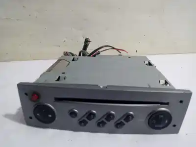 Second-hand car spare part audio system / radio cd for renault scenic ii grand confort dynamique oem iam references 8200562686t