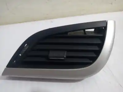 Автозапчастина б/у аераційна решіта для peugeot 207 sw confort посилання на oem iam 96724793zd  