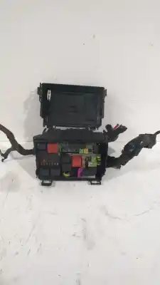 Peça sobressalente para automóvel em segunda mão Caixa De Fusíveis E Relés por OPEL CORSA D (S07) 1.3 CDTI (L08 L68) Referências OEM IAM 13185559  