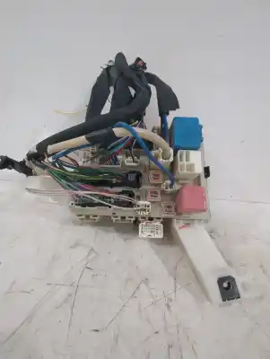 Автозапчасти б/у блок реле/предохранителей за toyota auris (_e15_) 1.33 dual-vvti (nre150_) ссылки oem iam 8273002d10  