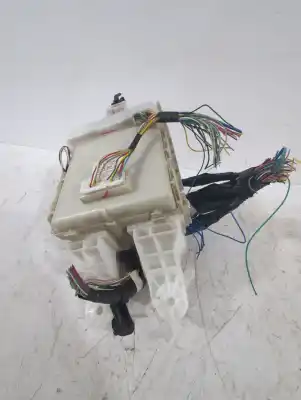 Автозапчасти б/у блок реле/предохранителей за toyota auris (_e15_) 1.33 dual-vvti (nre150_) ссылки oem iam 8273002d10  