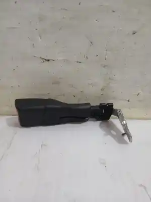 Автозапчасти б/у крюк для ремня задний правый за toyota auris (_e15_) 1.33 dual-vvti (nre150_) ссылки oem iam 7338002040b0  