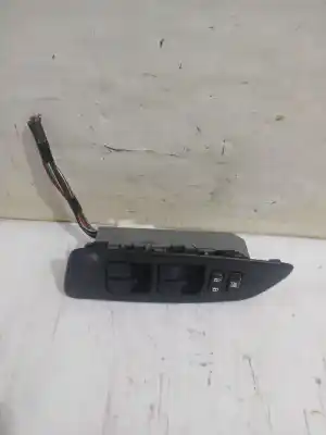 Peça sobressalente para automóvel em segunda mão botão / interruptor elevador vidro dianteiro esquerdo por toyota auris (_e15_) 1.33 dual-vvti (nre150_) referências oem iam 8482002210  