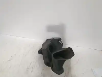 Second-hand car spare part air filter support for bmw 1 (e87) 120 d oem iam references 70316826  