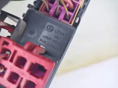 Pezzo di ricambio per auto di seconda mano scatola relè/fusibili per audi a6 c5 avant (4b5, 4b6) 2.5 tdi riferimenti oem iam 8l0941822a  