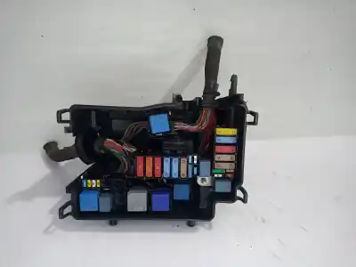 Peça sobressalente para automóvel em segunda mão caixa de fusíveis e relés por renault trafic furgón l1h1 2.9t referências oem iam 243503708r