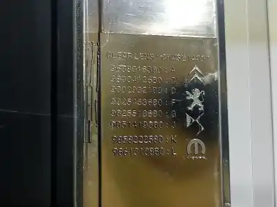 Peça sobressalente para automóvel em segunda mão farolim de travão central por jeep avenger altitude referências oem iam 9802932180  