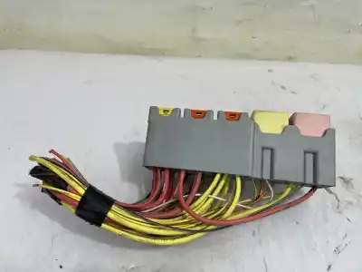 Автозапчасти б/у блок реле/предохранителей за renault scenic ii confort authentique ссылки oem iam 8200338695  