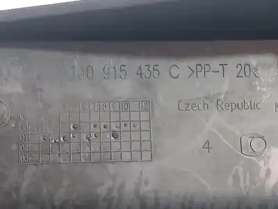 Автозапчастина б/у кришка акумулятора для seat leon (1m1) stella посилання на oem iam 1j0915435  