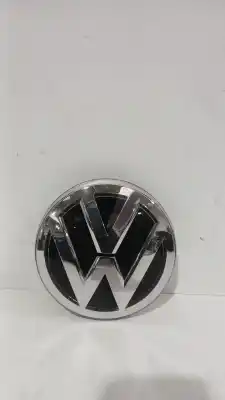 Peça sobressalente para automóvel em segunda mão EMBLEMA por VOLKSWAGEN T-ROC (A11, D11) 1.6 TDI Referências OEM IAM 2GA853601  