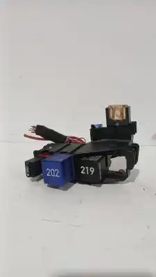 İkinci el araba yedek parçası Röle/sigorta Kutusu için AUDI A4 B6 (8E2) 1.9 TDI OEM IAM referansları 8E1937503A  