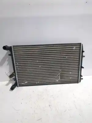 Peça sobressalente para automóvel em segunda mão RADIADOR DE ÁGUA por VOLKSWAGEN POLO (9N_, 9A_) 1.9 SDI Referências OEM IAM 6Q0121253R  