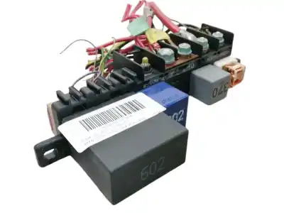 Pezzo di ricambio per auto di seconda mano SCATOLA RELÈ/FUSIBILI per BMW SERIE 3 BERLINA (E90) (2004->)  Riferimenti OEM IAM 8L0941822A  