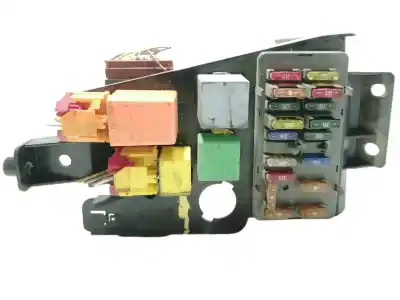 Pièce détachée automobile d'occasion boîtes à fusibles pour peugeot 106 (s2) 1.4 références oem iam 73657302  9637671980