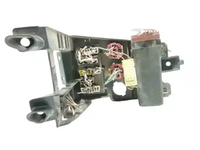 Pièce détachée automobile d'occasion boîtes à fusibles pour peugeot 106 (s2) 1.4 références oem iam 73657302  9637671980