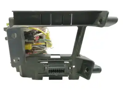Pièce détachée automobile d'occasion boîtes à fusibles pour peugeot 106 (s2) 1.4 références oem iam 73657302  9637671980