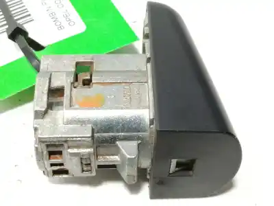 Second-hand car spare part left front door lock for opel corsa e expression oem iam references n0503740  