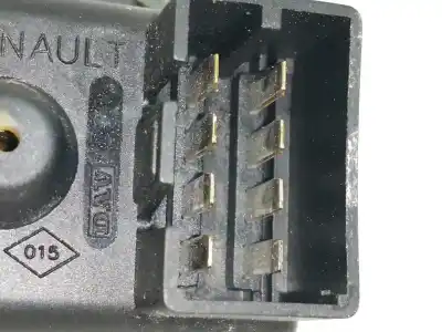 Second-hand car spare part left front power window switch for renault twingo authentique oem iam references 8200356515b  