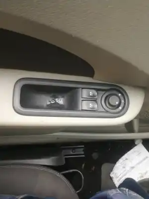 Second-hand car spare part left front power window switch for renault twingo authentique oem iam references 8200356515b  