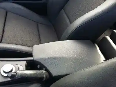 Peça sobressalente para automóvel em segunda mão apoio de braço consola central por bmw serie 1 berlina (e81/e87) 2.0 16v cat referências oem iam 51169110501