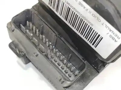Second-hand car spare part abs for renault clio ii fase ii (b/cb0) authentique oem iam references 8200085584  